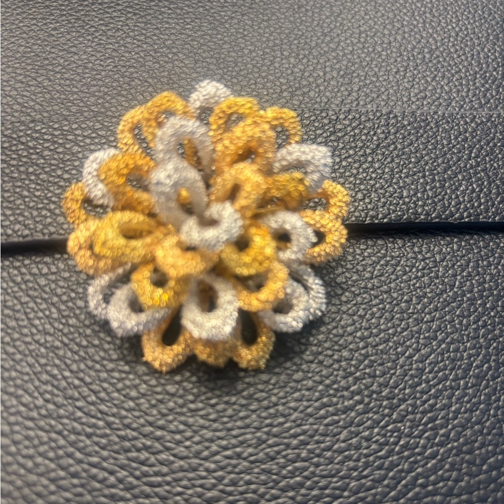 Vintage Trifari Textured Gold And Silver Tone Round Cluster Flower Brooch 2”